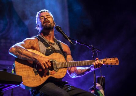 XAVIER RUDD / HINDLEY STREET MUSIC HALL / DEB KLOEDEN