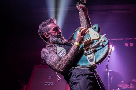 FANGZ / CROWBAR, SYDNEY / DAN TURNER