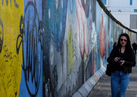 BERLIN WALL GALLERY / ROB MEZZATESTA