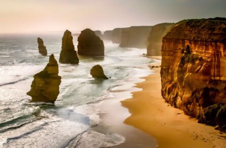 TWELVE APOSTLES / ALEC SMART