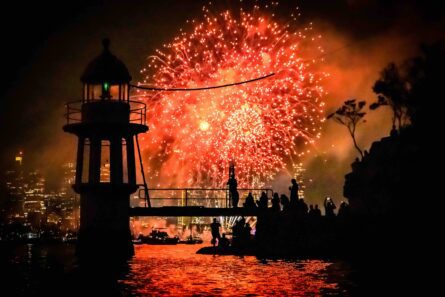 FIREWORKS, CREMORNE POINT, SYDNEY HARBOUR / ALEC SMART