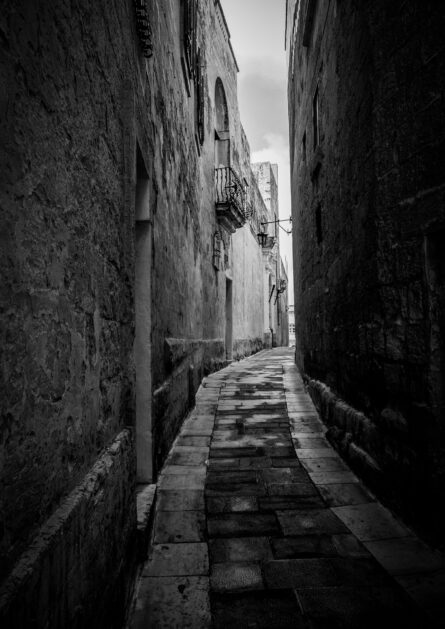 MALTA STREETS / ROB MEZZATESTA