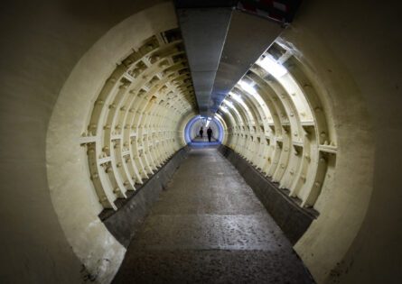 THAMES TUNNEL / ROB MEZZATESTA
